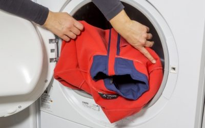 Quelle est la meilleure façon de laver, sécher et imperméabiliser ma veste en softshell ?